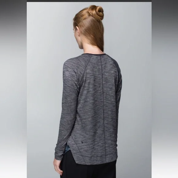 Lululemon Layered Long Sleeve Tee,
Heathered Black/Inky Floral Black Ghost/Black - Picture 3 of 7